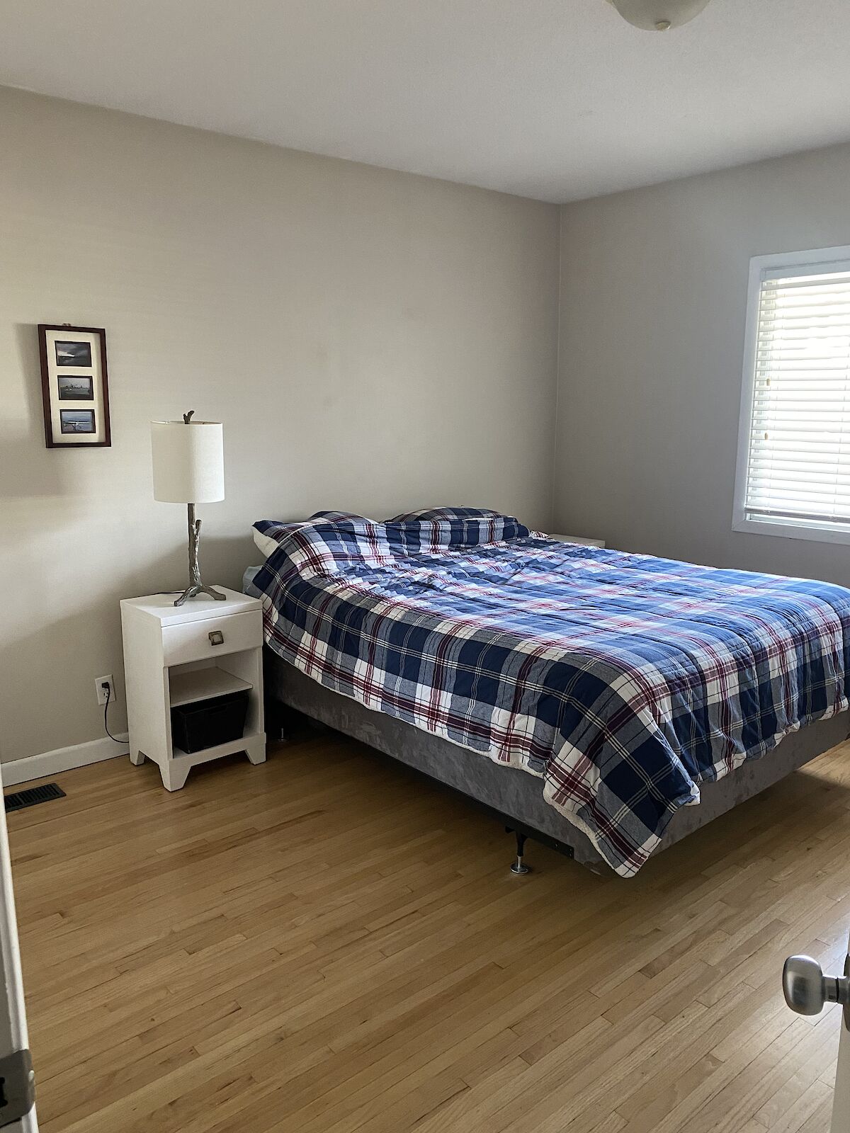 Calgary 3 bedrooms Room For Rent for rent. Property photo: 479719-1