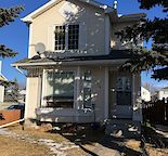 Spacious & Pet-Friendly McKenzie Lake Home with Lake Access & Double Garage