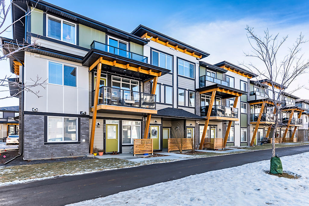 Calgary 2 bedrooms Townhouse for rent. Property photo: 480501-1