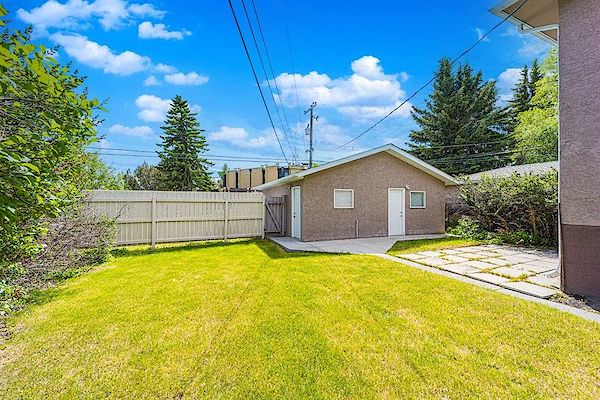 Calgary 2 bedrooms Duplex for rent. Property photo: 480990-2