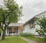 Spacious 4-Bedroom Bungalow in Palliser – Steps to Nellie McClung School