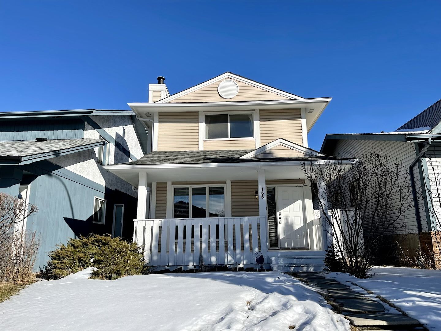 Calgary 3 bedrooms House for rent. Property photo: 481421-1