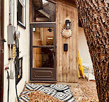 Quick to UofC, SAIT, Downtown! Fantastic location, close-in Peaceful