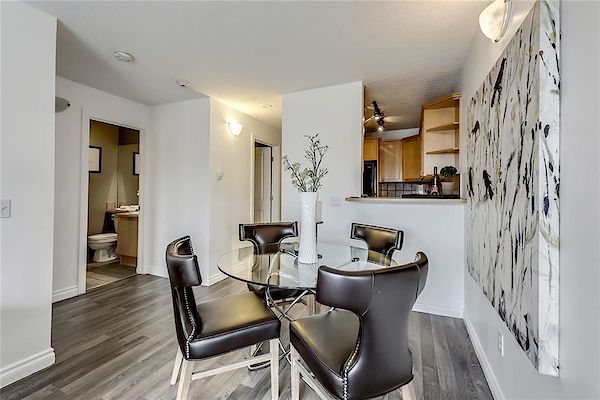 Calgary 1 bedroom Condo Unit for rent. Property photo: 482193-3