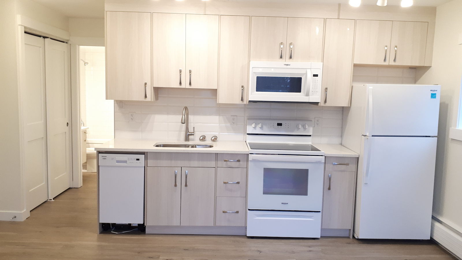 Calgary 1 bedroom Apartment for rent. Property photo: 482314-1