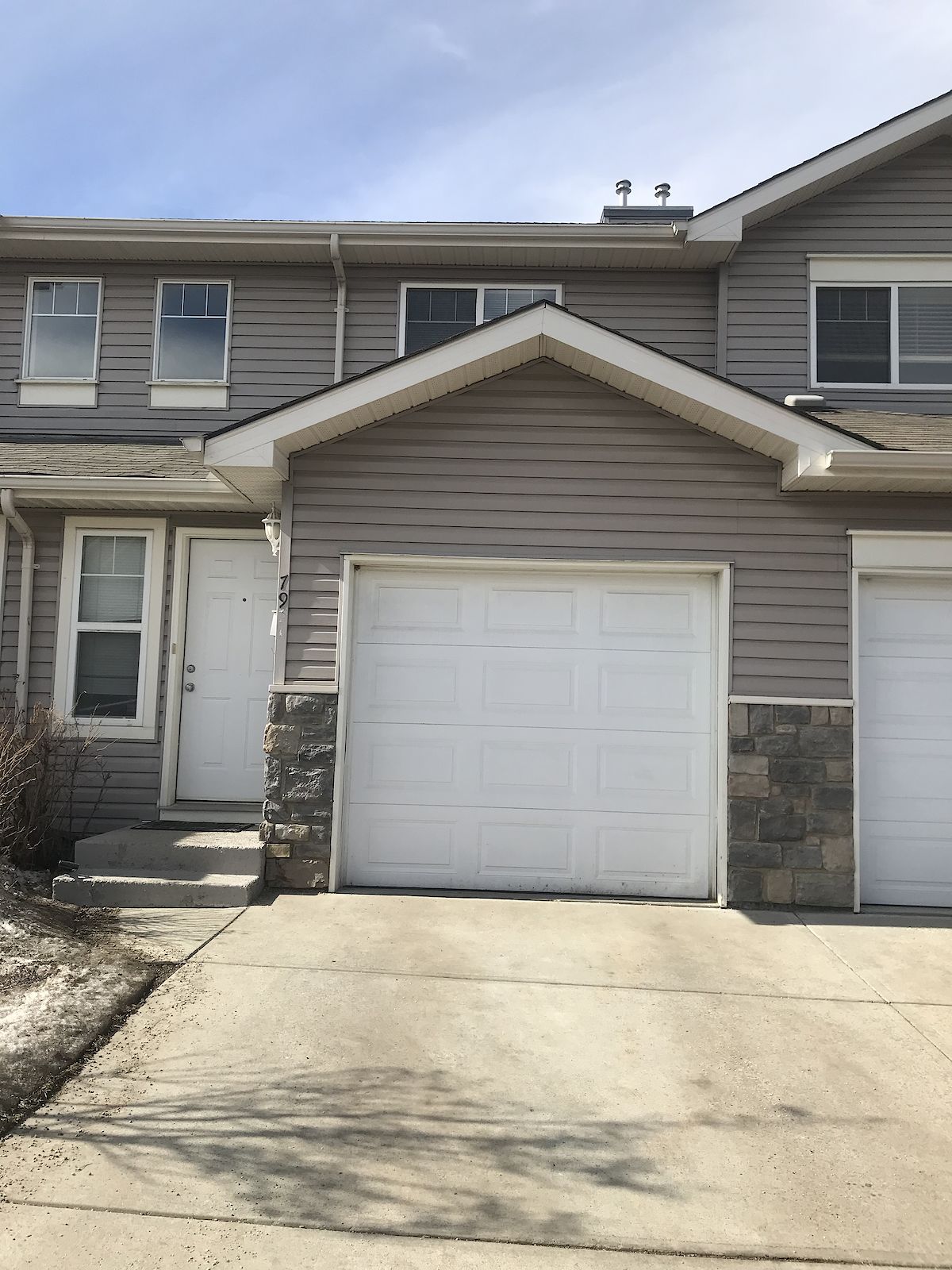 Edmonton 2 bedrooms Townhouse for rent. Property photo: 482883-1