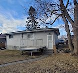 Beautiful 3 bed room main floor house