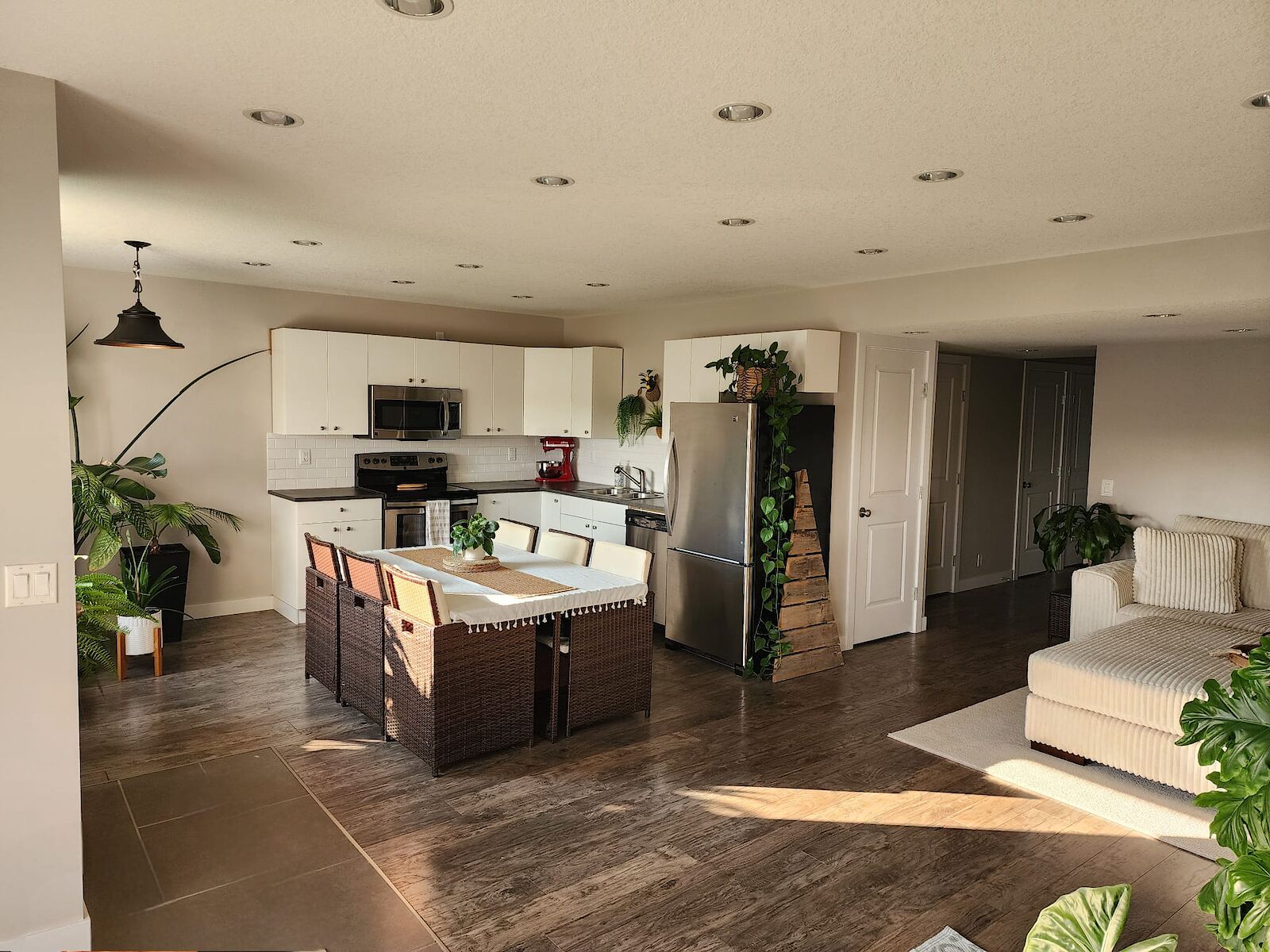 Calgary 1 bedroom Basement for rent. Property photo: 483094-1