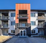 TOP FLOOR View Two Beds Tow Bath and Den with Balcony  Mint Condition