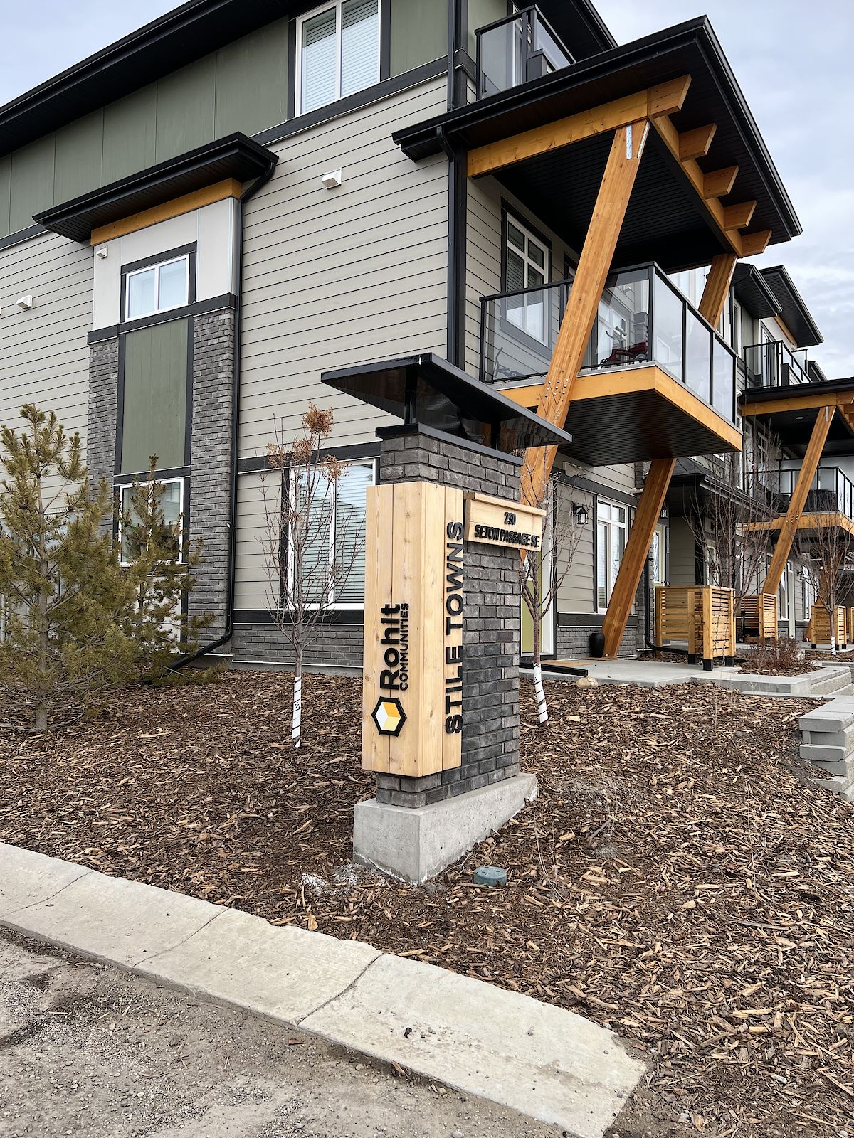 Calgary 2 bedrooms Condo Unit for rent. Property photo: 484356-1
