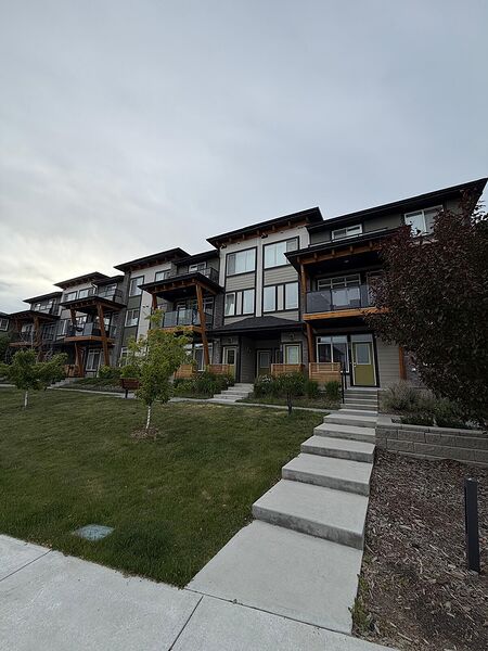 Calgary 2 bedrooms Condo Unit for rent. Property photo: 484356-2