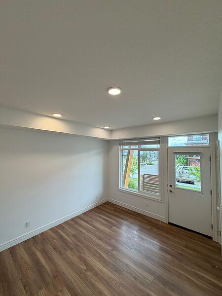 Calgary 2 bedrooms Condo Unit for rent. Property photo: 484356-3