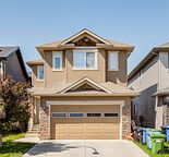 Cozy Spacious Walk-Out Basement Suite w/ Deck, In-Suite laundry & Storage