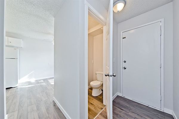 Calgary 3 bedrooms House for rent. Property photo: 485427-2