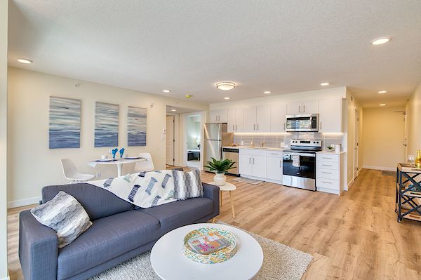 55+ Large, Luxury Suites or 55+ Spacious, Luxury Suites 1 Month Free
