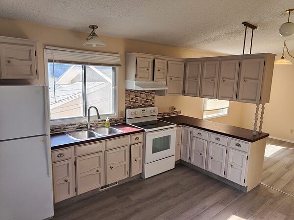 Calgary 3 bedrooms Duplex for rent. Property photo: 486720-2