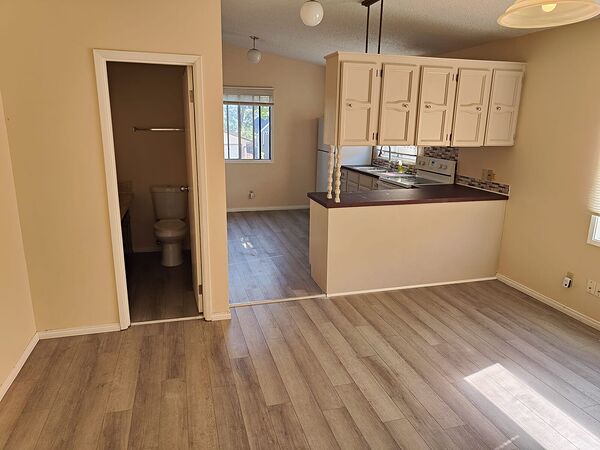Calgary 3 bedrooms Duplex for rent. Property photo: 486720-3