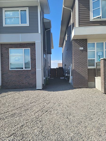 Calgary 3 bedrooms Duplex for rent. Property photo: 486774-2
