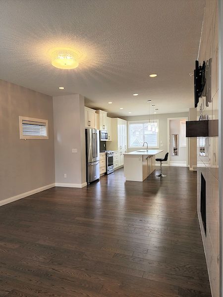Calgary 4 bedrooms House for rent. Property photo: 487204-2