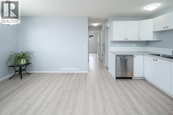 Calgary 4 bedrooms House for rent. Property photo: 487451-3