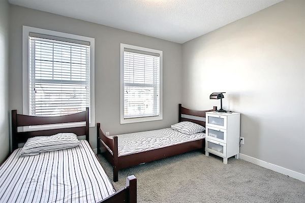 Calgary 4 bedrooms House for rent. Property photo: 487474-3