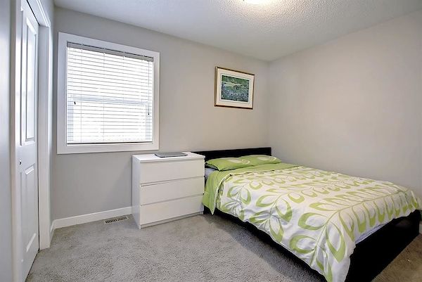 Calgary 4 bedrooms House for rent. Property photo: 487474-2