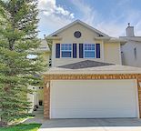 Family House in SpringBank Hill - Walking area all k-12 schools and  c-Train
