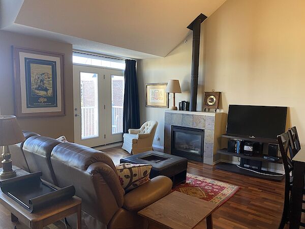 Calgary 1 bedroom Condo Unit for rent. Property photo: 488380-2