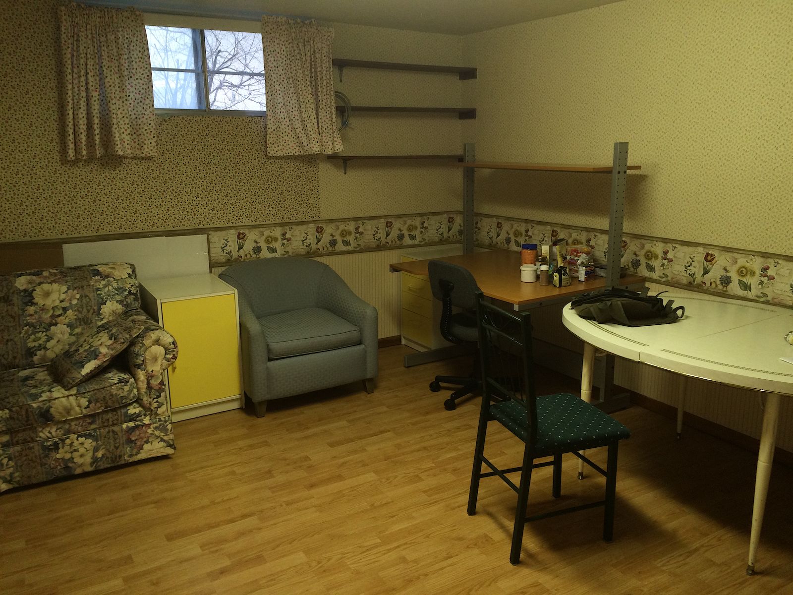 Calgary 1 + Den bedrooms Room For Rent for rent. Property photo: 488429-1