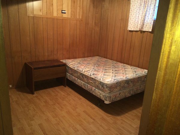 Calgary 1 + Den bedrooms Room For Rent for rent. Property photo: 488429-2