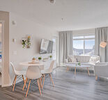2 Bedrooms + Dent + 2 Baths Luxury Fully Furnished Condo Near Airport for Rent