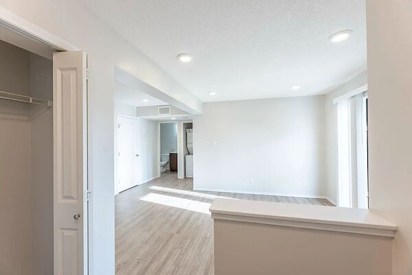 Strathmore 2 bedrooms Townhouse for rent. Property photo: 489147-2