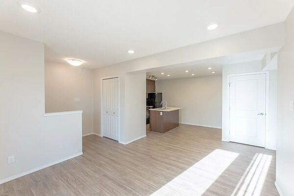 Strathmore 2 bedrooms Townhouse for rent. Property photo: 489147-3