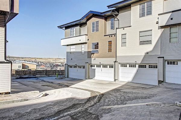 Calgary 2 bedrooms Townhouse for rent. Property photo: 489596-2
