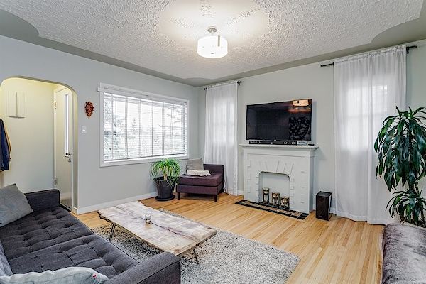 Calgary 2 bedrooms Main Floor for rent. Property photo: 490646-2
