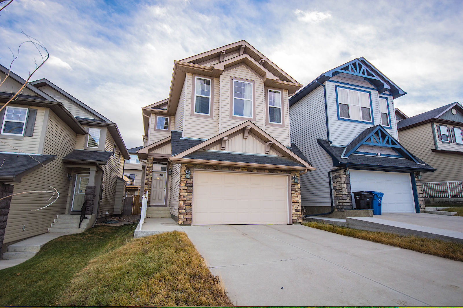 Calgary 3 bedrooms House for rent. Property photo: 490687-1