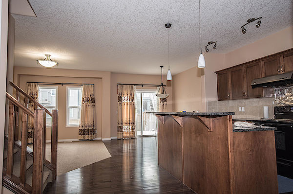Calgary 3 bedrooms House for rent. Property photo: 490687-2