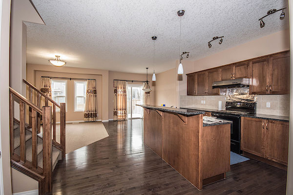 Calgary 3 bedrooms House for rent. Property photo: 490687-3
