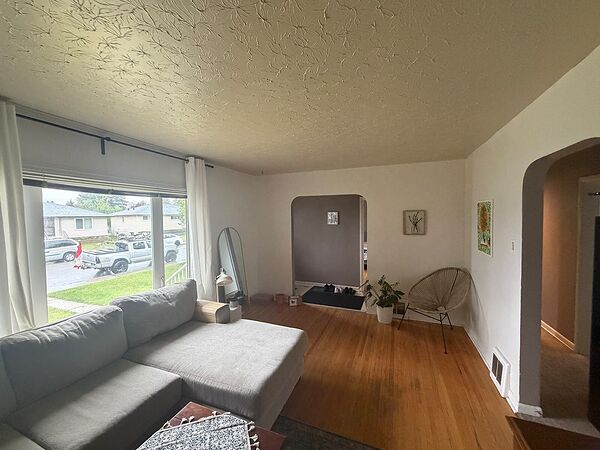 Calgary 3 bedrooms Main Floor for rent. Property photo: 490754-3