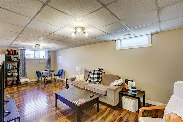 Calgary 2 bedrooms Basement for rent. Property photo: 490938-2
