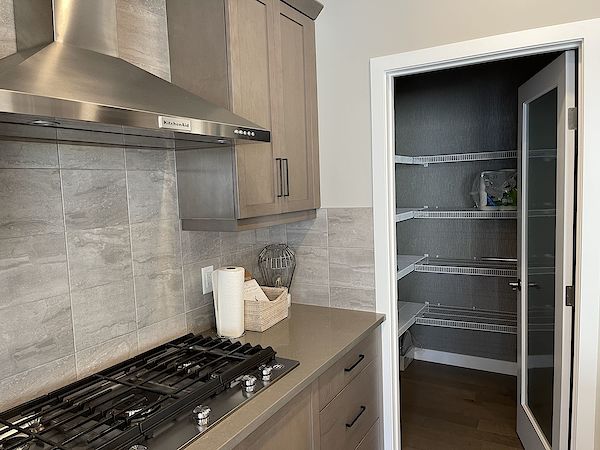 Calgary 4 bedrooms House for rent. Property photo: 490963-3