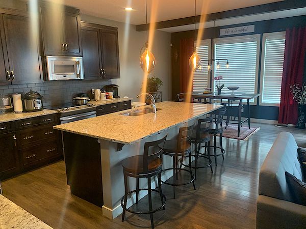 Calgary 3 bedrooms House for rent. Property photo: 491001-2