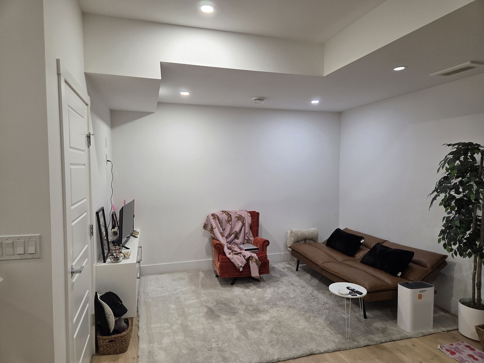 Calgary 1 bedroom Basement for rent. Property photo: 491606-1