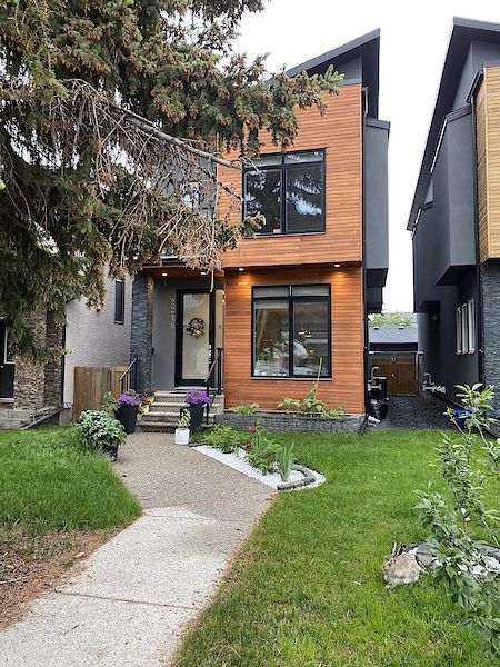 Executive Contemporary House Close to Downtown Train Station
