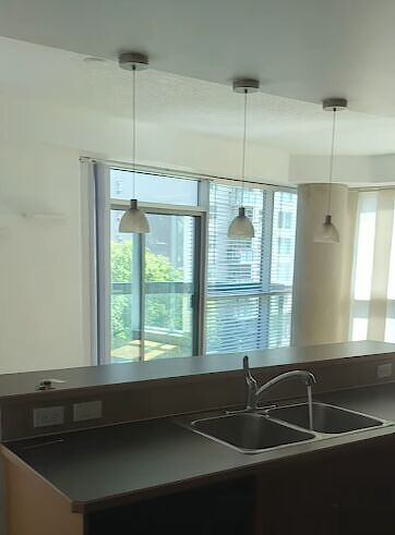 Calgary 2 bedrooms Condo Unit for rent. Property photo: 493201-3