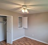 Cozy 2 bd 1ba Main Floor in a Desirable and Safe Neighborhood