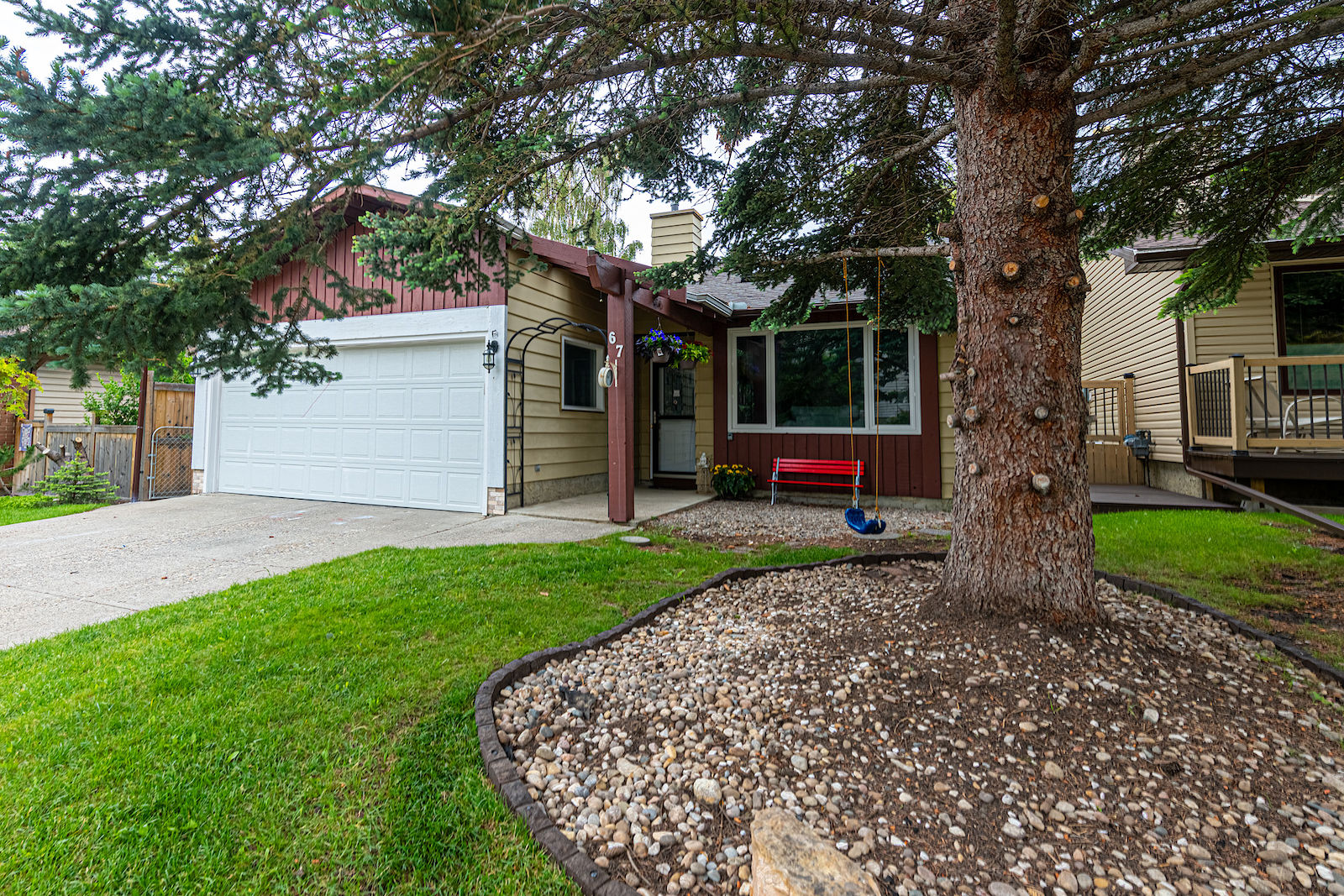 Calgary 5 + Den bedrooms House for rent. Property photo: 493983-1