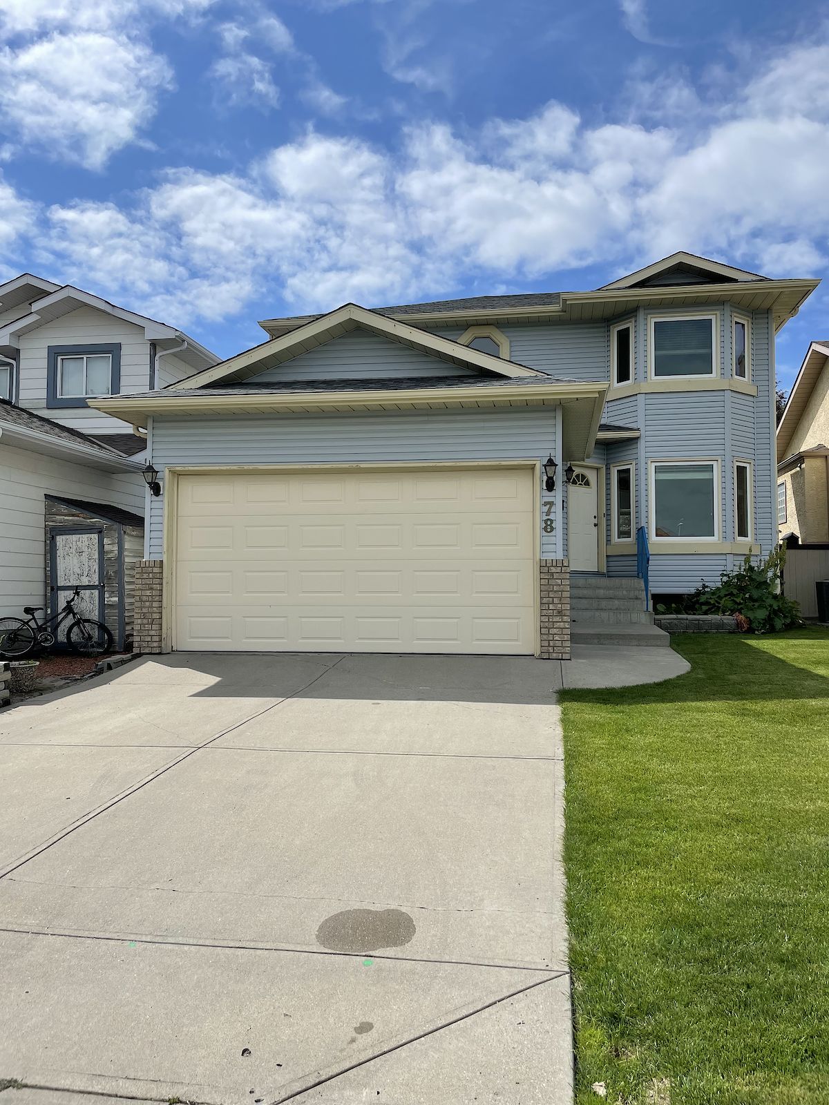 Calgary 4 bedrooms House for rent. Property photo: 494456-1