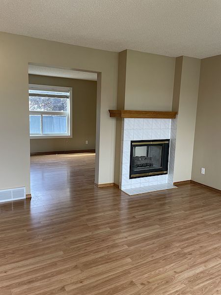 Calgary 4 bedrooms House for rent. Property photo: 494456-2