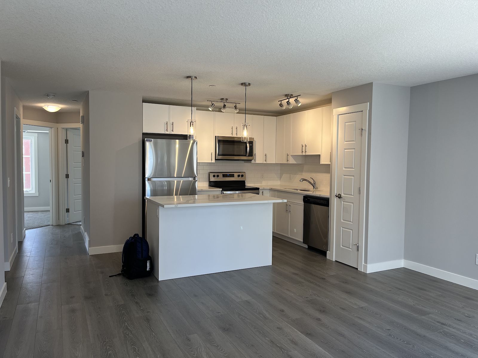Calgary 2 bedrooms Townhouse for rent. Property photo: 495295-1
